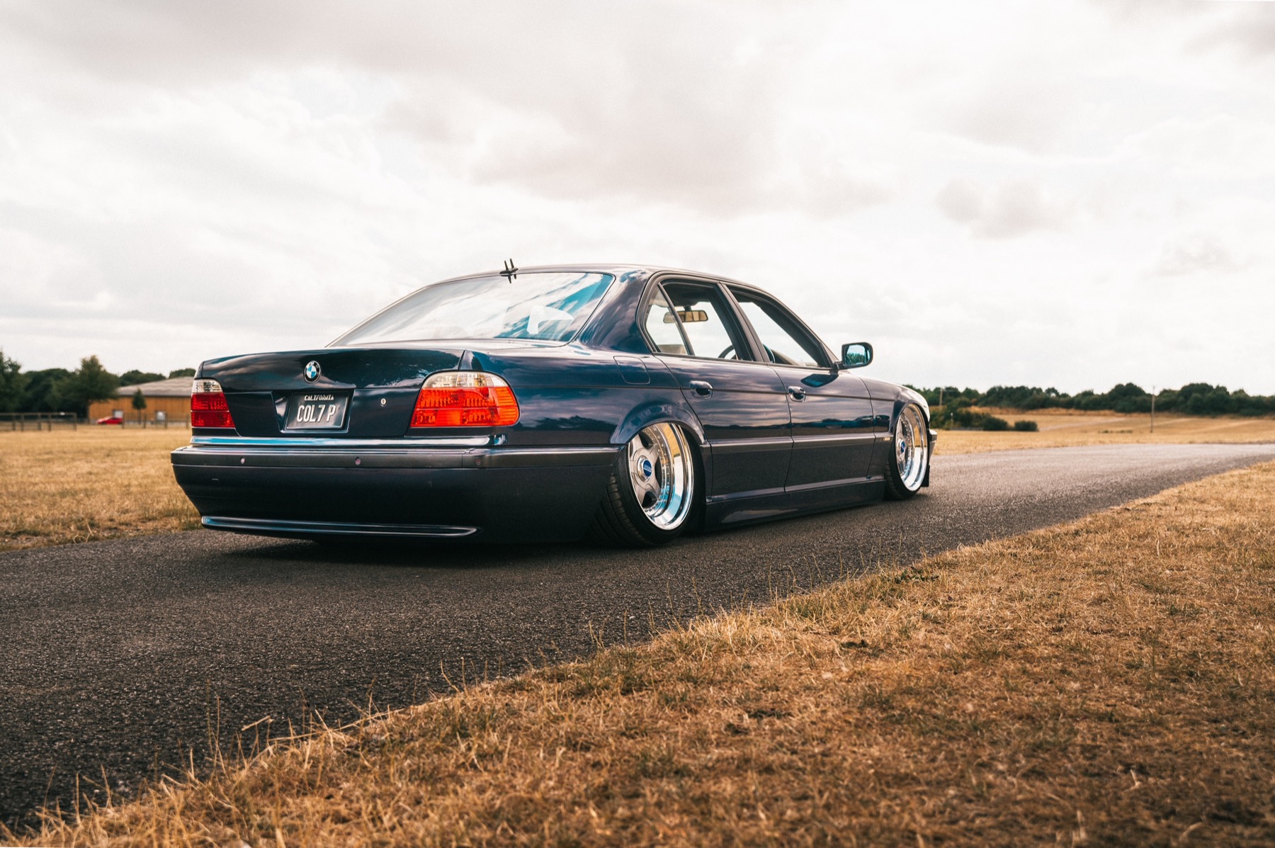 2001 BMW E38