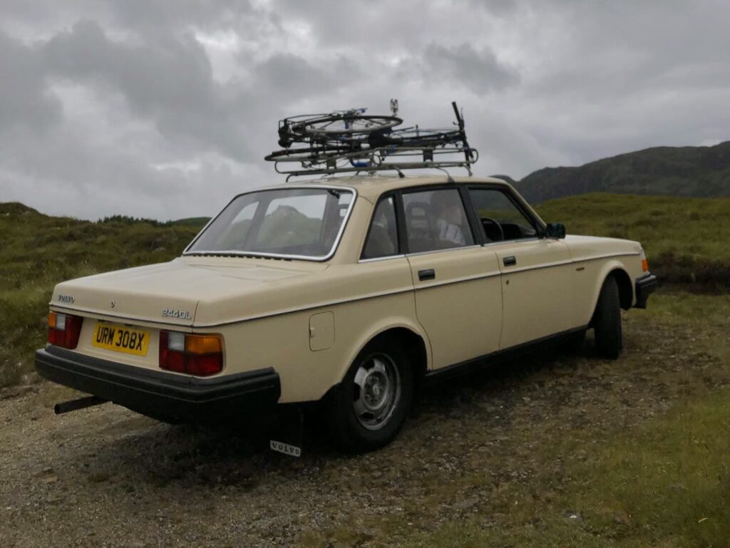 1982 Volvo 240 Car with roof rack for hire