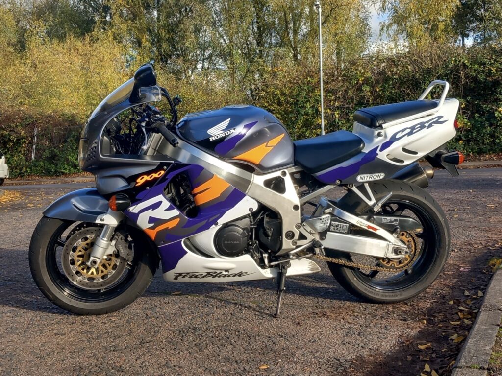 1996 Honda Fireblade - London based Action Vehicle Hire Vehicle Supply Film TV Productions