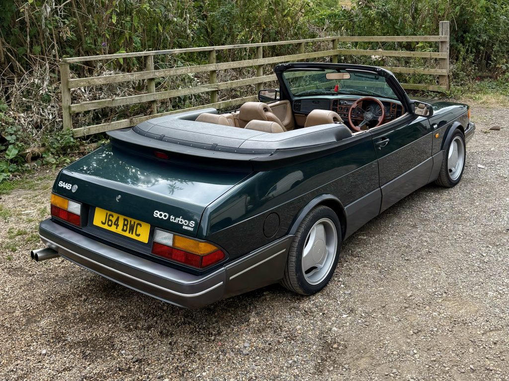 1992 Saab 900 - London based Action Vehicle Hire Car Motorbike Bus Coach Vehicle Supply Film TV Productions